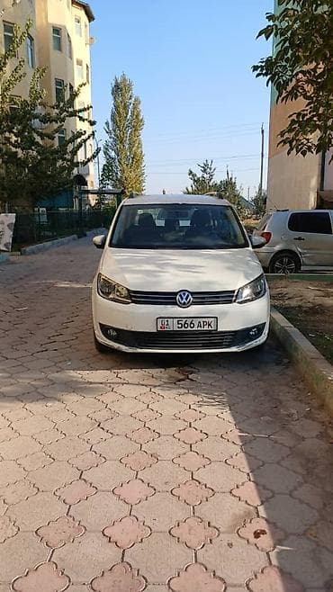 mini cuper: Volkswagen Touran: 2018 г., 1.6 л, Механика, Бензин, Минивэн — 1