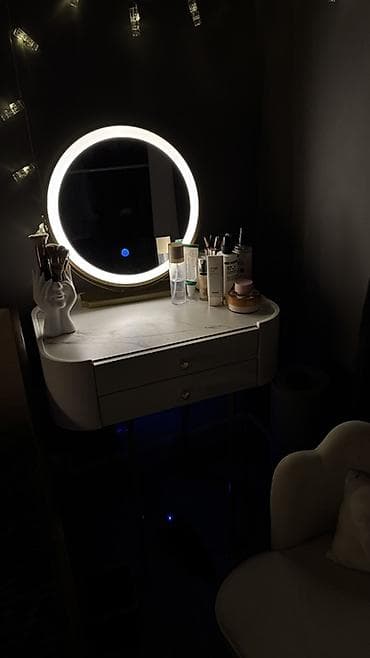 макияжный стол: Покупала недавно, продаю так, как улетаю. Почти новый. Туалетный — 6
