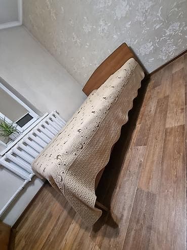крлвать: Продаю кровать с матрасом - Размер спального места 140×200 см. - — 3