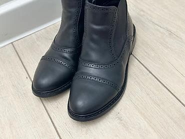 Атайын кийим: Деми сапоги 
Качество и состояние отличное 
Размер: 35-36 — 3