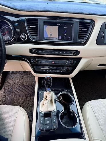 кабан 124: Kia Carnival: 2020 г., 2.2 л, Автомат, Дизель, Минивэн — 5