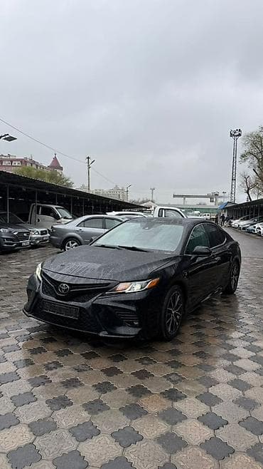 Toyota Camry: 2018 г., 2.5 л, Автомат, Бензин, Седан