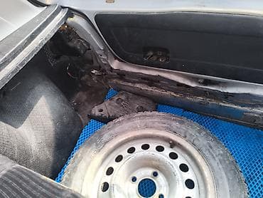 colf 3: Volkswagen Golf: 1993 г., Хэтчбэк — 3