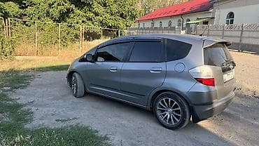 215 2f55 2f17: Honda Jazz: 2010 г., 1.4 л, Автомат, Бензин, Хэтчбэк — 3