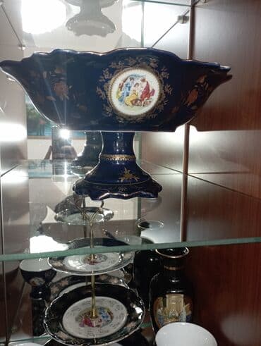 работа пасудамойка: 2 фруктницы Чехия, остальное 3 этажерки, 12 пиалок, 11 супниц Китай — 2