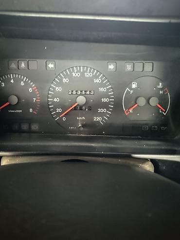 Продажа авто: Volvo 460: 1993 г., 1.7 л, Механика, Седан — 1