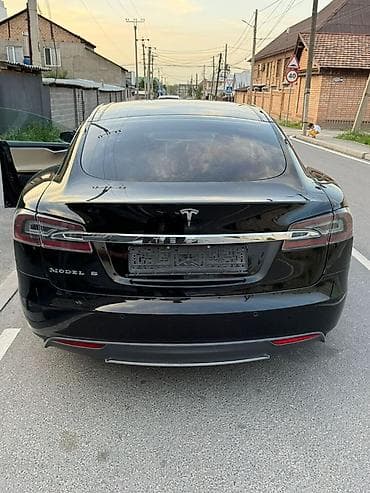 Tesla: Tesla Model S: 2013 г., Автомат, Электромобиль, Лифтбек — 2