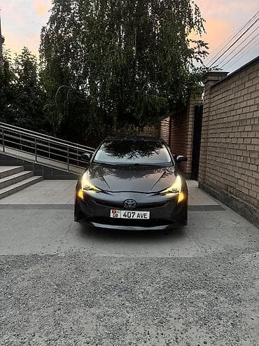 platz vitz: Toyota Prius: 2018 г., 1.8 л, Вариатор, Гибрид, Лифтбек — 2