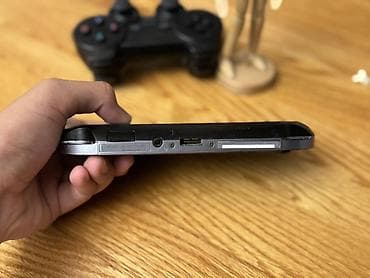 куплю старые книги: Ps vita ⛔️Минусы Есть только царапины ✅Плюсы 1.хорошо держит — 7