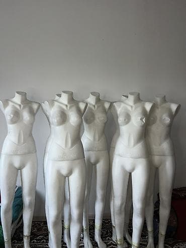 вешалка стоячая: Манекены женские полноразмерные (торс с ногами, без головы и без рук) — 3