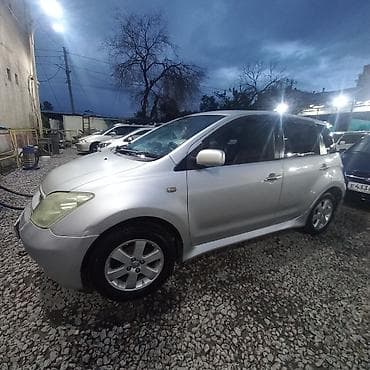 Toyota ist: 2002 г., 1.5 л, Автомат, Бензин