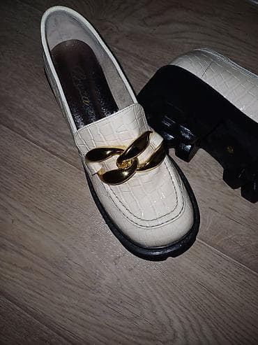Оксфорды: Продаю лоферы.размер 39.мягкие,удобные!обула 1 раз.причина-большие по — 2