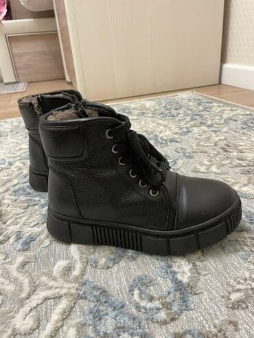 обувь зимний: Зимние детские ботинки, черные - Материал верха: кожа - Утепление — 2