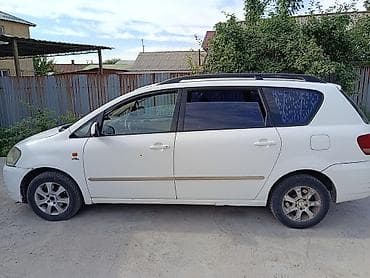 Toyota Avensis Verso: 2003 г., 2 л, Механика, Дизель, Минивэн — 4