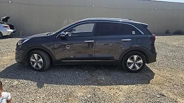 mazda 223: Kia Niro: 2020 г., 1.6 л, Автомат, Гибрид, Кроссовер — 10