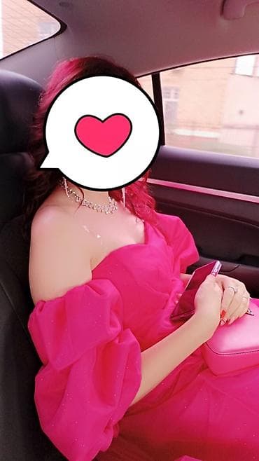 Прокат одежды: Вечернее платье ярко‑розового цвета в пол. - Силуэт: А‑образный — 3