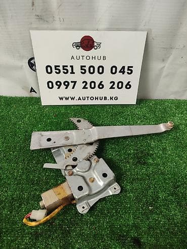 Стеклоподъемник передней левой двери для Mazda Demio DW5W, 1998 г. -