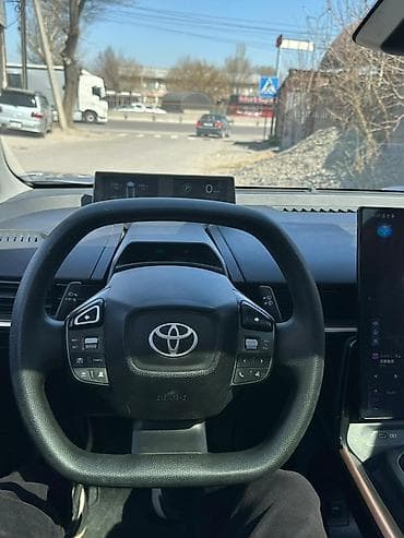дверь тойота виш: Toyota bZ3: 2023 г., Электромобиль, Седан — 5