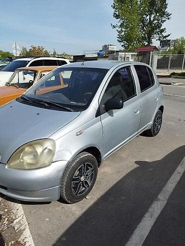 Toyota Yaris: 1999 г., 0.1 л, Бензин, Хэтчбэк