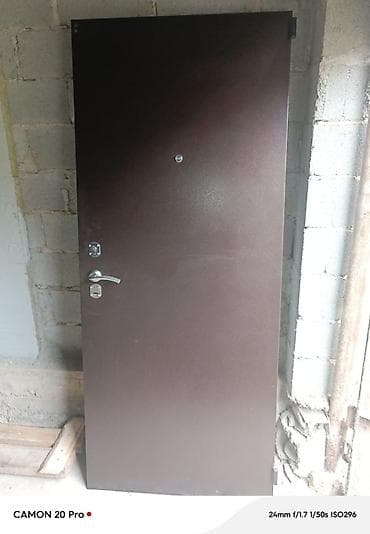 бишкек товары оптом: Двери для домов и квартир, Металлическая, Одностворчатая, Правосторонняя, цвет - Коричневый — 1