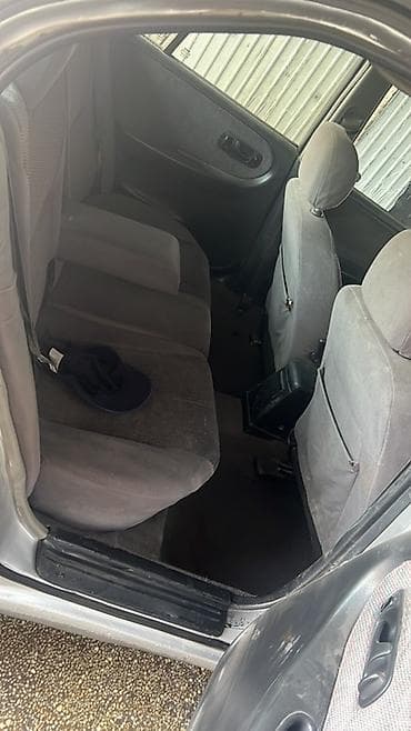 Nissan Primera: 1995 г., Механика, Бензин, Седан