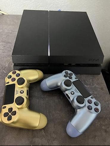 Видеоигры и приставки: Срочно деньги нужны Игровой набор PlayStation 4 (PS4) с игрой GTA V — 1
