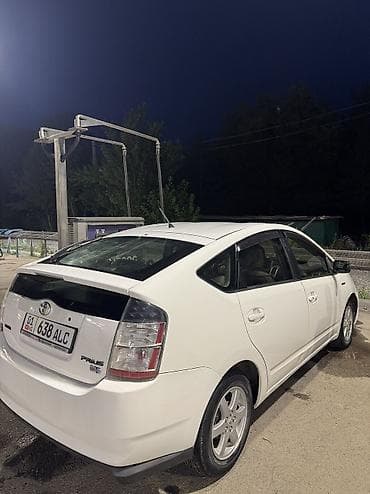 Продажа авто: Toyota Prius: 2005 г., 1.5 л, Вариатор, Гибрид, Хэтчбэк — 3