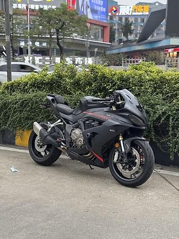 мото сикл: QJMOTO 600 RS Основные особенности: - Полноразмерный спортбайк с — 1