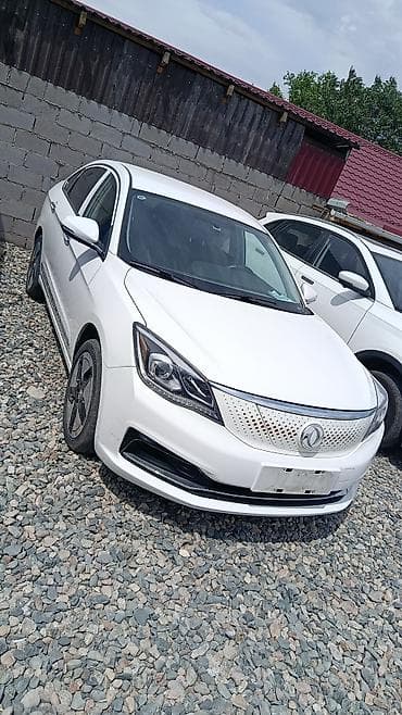 Транспорт: Dongfeng Fengon 500: 2022 г., 1.2 л, Автомат, Электромобиль, Седан — 2