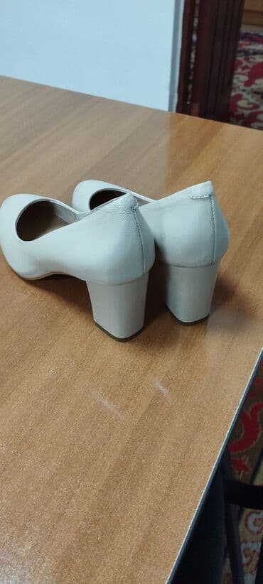 женские брендовые туфли недорого: Элегантные женские туфли Cardiociana светло-бежевого цвета — 6