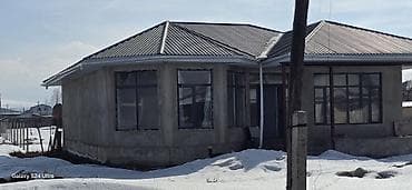 гос тип: Продаю недостроенный дом в городе Каракол участок 15соток, имеется — 4