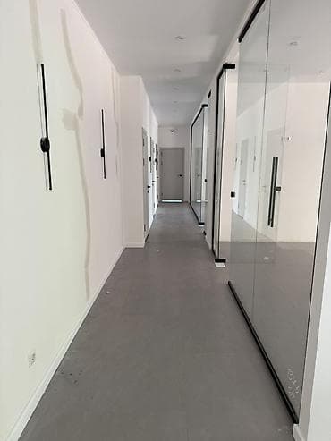 кабинеты аренда: Аренда офисов, 135 м², В жилом комплексе, 1 линия — 7