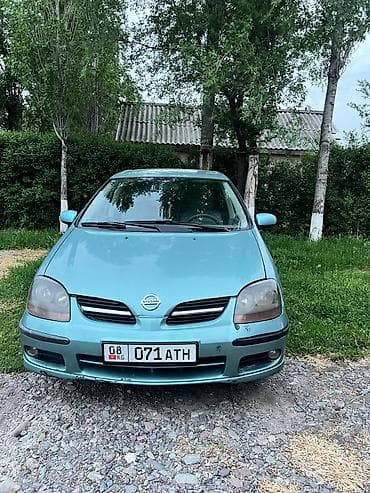 Nissan Almera Tino: 2001 г., 1.8 л, Механика, Бензин, Хэтчбэк