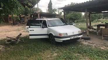 Унаа сатуу: Volkswagen Passat: 1990 г., 1.8 л, Кол менен иштөөчү, Бензин, Универсал — 10