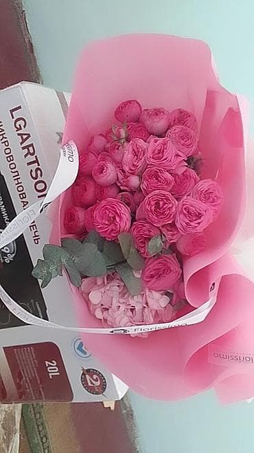 букет невесты: Букеты из свежих роз и ранункулюсов - Классическая композиция из — 2