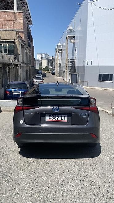 byd e7: Toyota Prius: 2021 г., 1.8 л, Автомат, Гибрид, Хэтчбэк — 5