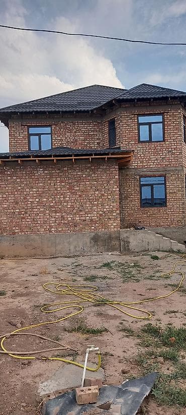 продам помещение: В районе Ак ордо3Продаётся двухэтажный кирпичный дом с эркером — 5