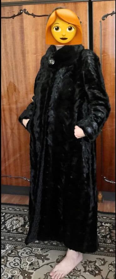 срочно продаю в связи с переездом: Продаю новую норковую длинную шубу. Цвет меха чёрный — 1