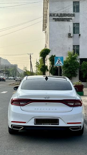 hyundai solaris i: Hyundai Grandeur: 2019 г., 3 л, Автомат, Газ, Седан — 5