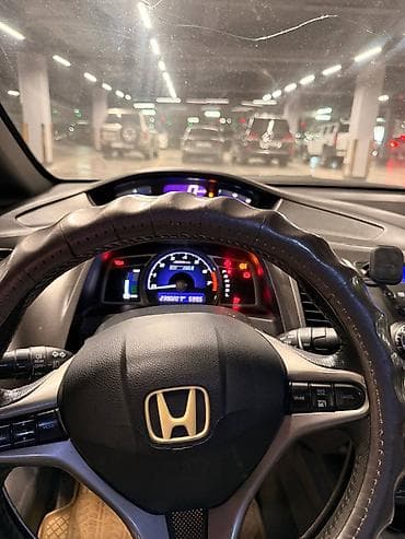 step wgn: Honda Civic: 2008 г., 1.3 л, Вариатор, Гибрид, Седан — 5