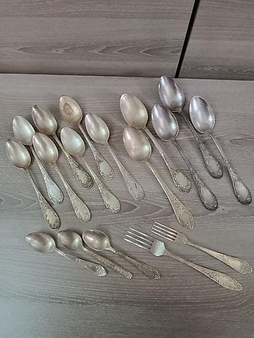 Мельхиор времен СССР Набор столовых приборов из металла с декоративной