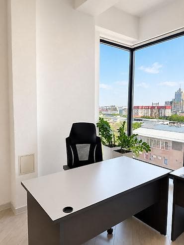 open space: Сдаю рабочие места в Золотом квадрате. 1 рабочее место - 20 000 сом (в — 1