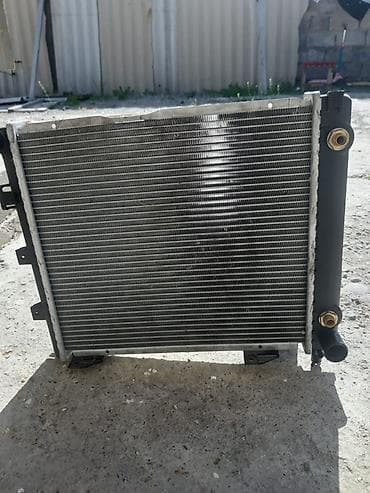Почти новый, мерседес Е190 Радиатор охлаждения двигателя для at lalafo.kg Почти новый, мерседес Е190 Радиатор охлаждения двигателя для
