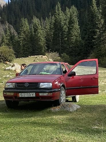 гранд старекс фото: Volkswagen Vento: 1993 г., 1.6 л, Ручные, Бензин, Седан — 1