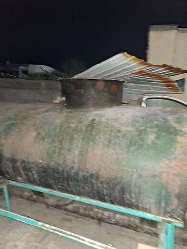 Үй жана бакча: Металлическая цилиндрическая ёмкость на раме/подставке. - Материал — 1