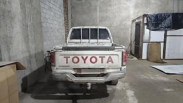 Toyota Hilux: 2005 г., 2.8 л, Механика, Дизель, Пикап — 2