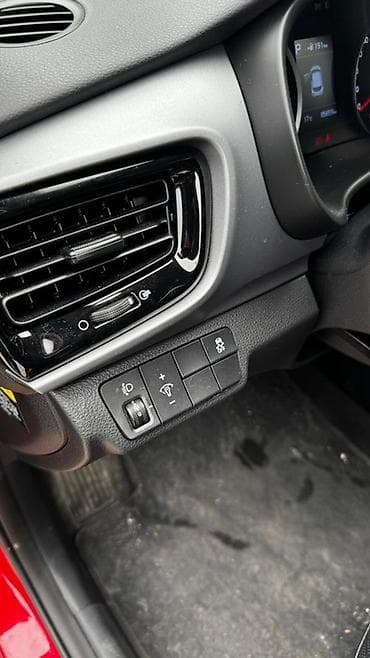 4: Kia Stonic: 2019 г., 1.4 л, Автомат, Бензин, Кроссовер — 7