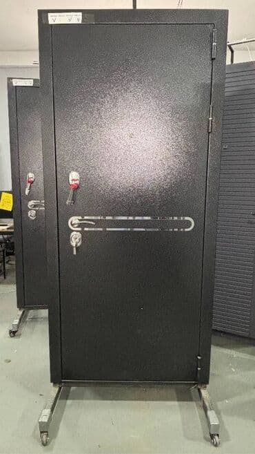 чорный металь: Входные двери: с металлическим покрытием с двух сторон (или — 5