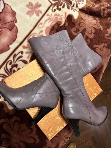 Продаю кожаные зимние и Деми сапоги, натуральный мех