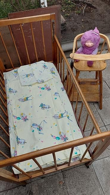 sofa bed: Детская деревянная кроватка классического типа + раскладной стульчик - — 4